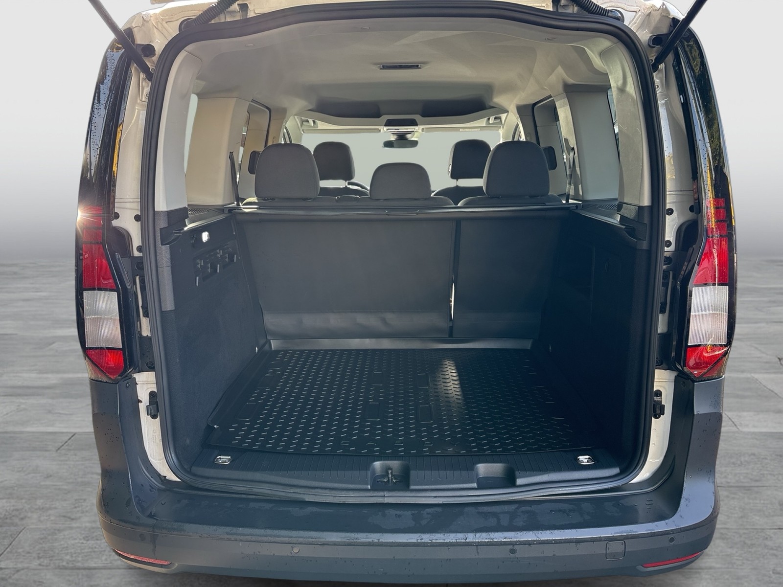 Volkswagen Caddy 1.5 Kombi KAMERA NAVI CARPLAY KLIMA