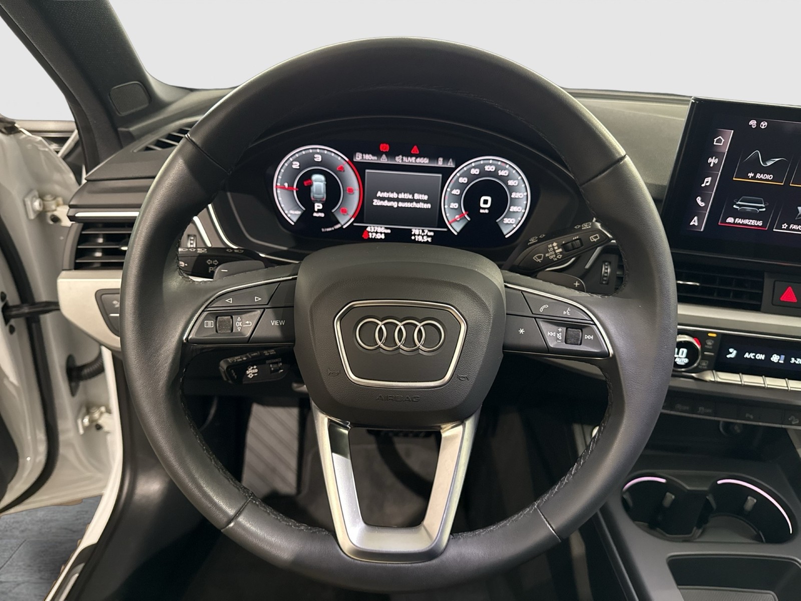Audi A4 Allroad 50 Qu. PANO STANDHZ. AHK B&O LM19