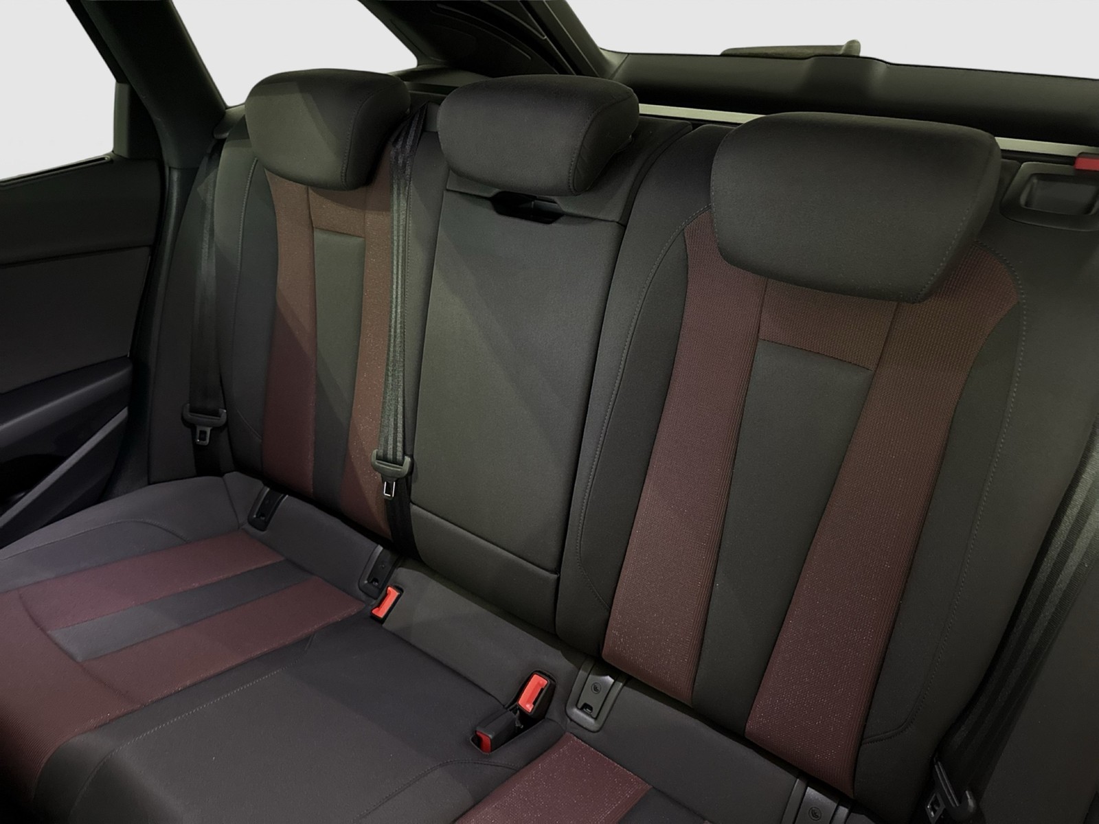 Audi A4 Allroad 50 Qu. PANO STANDHZ. AHK B&O LM19
