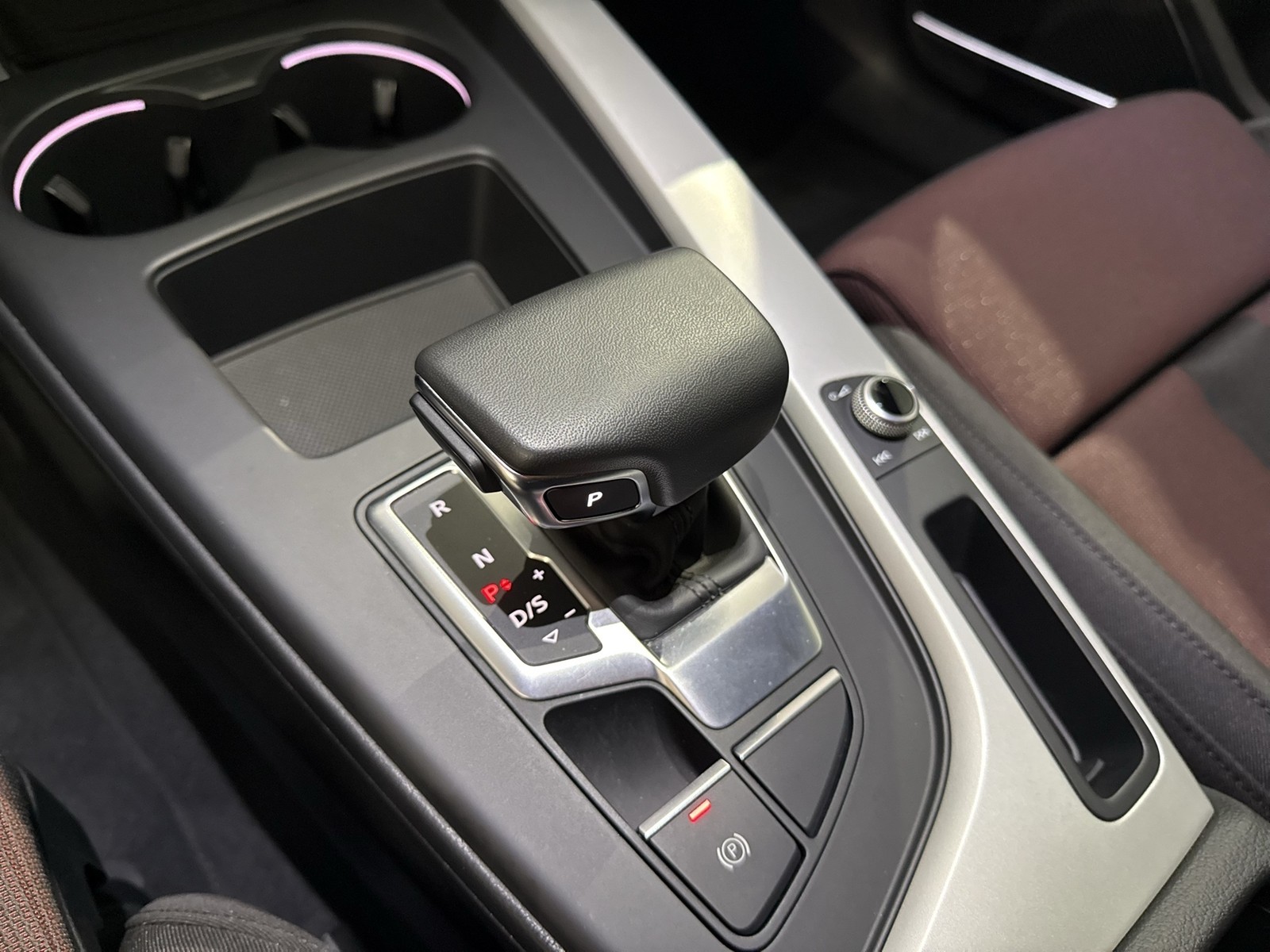 Audi A4 Allroad 50 Qu. PANO STANDHZ. AHK B&O LM19