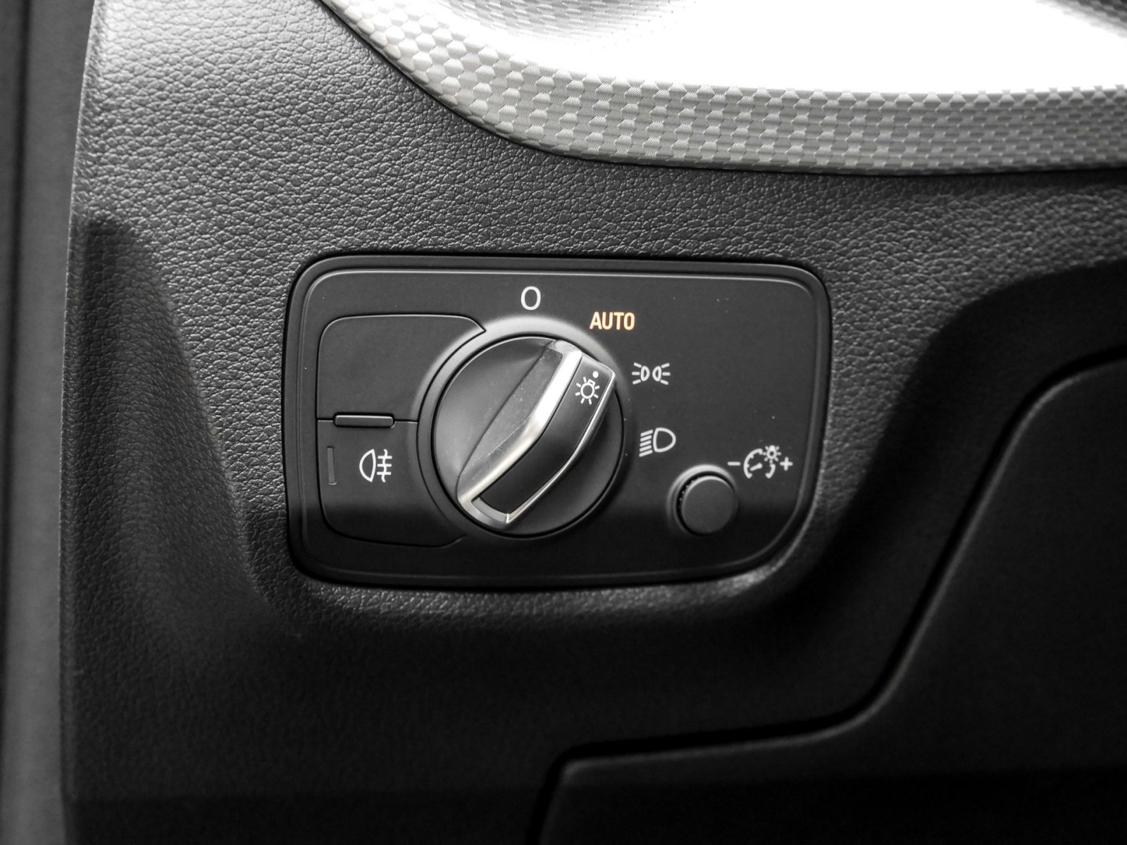 Audi Q2 35 ACC NAVI+ LED SITZHEIZUNG CARPLAY DAB+