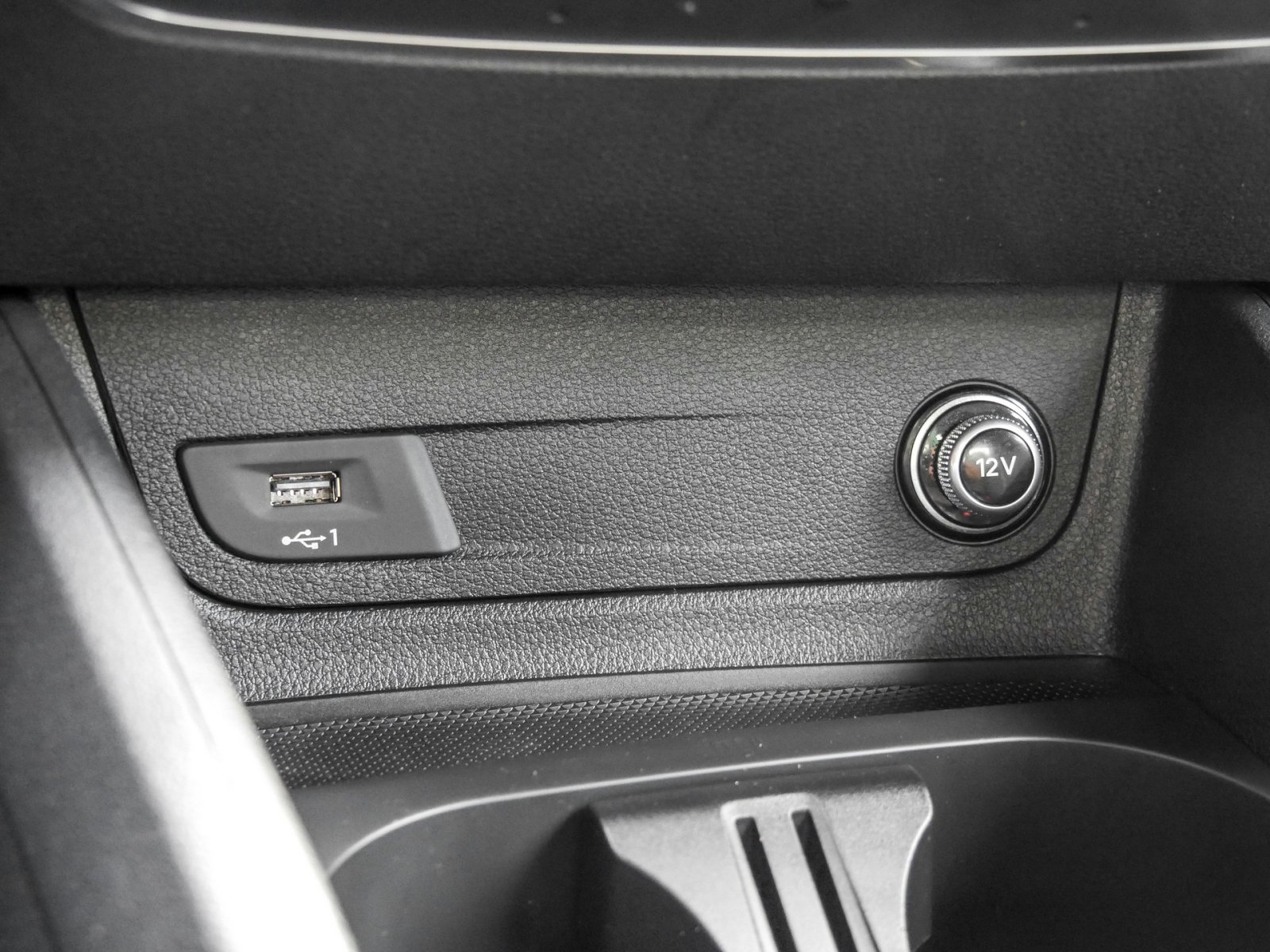 Audi Q2 35 ACC NAVI+ LED SITZHEIZUNG CARPLAY DAB+