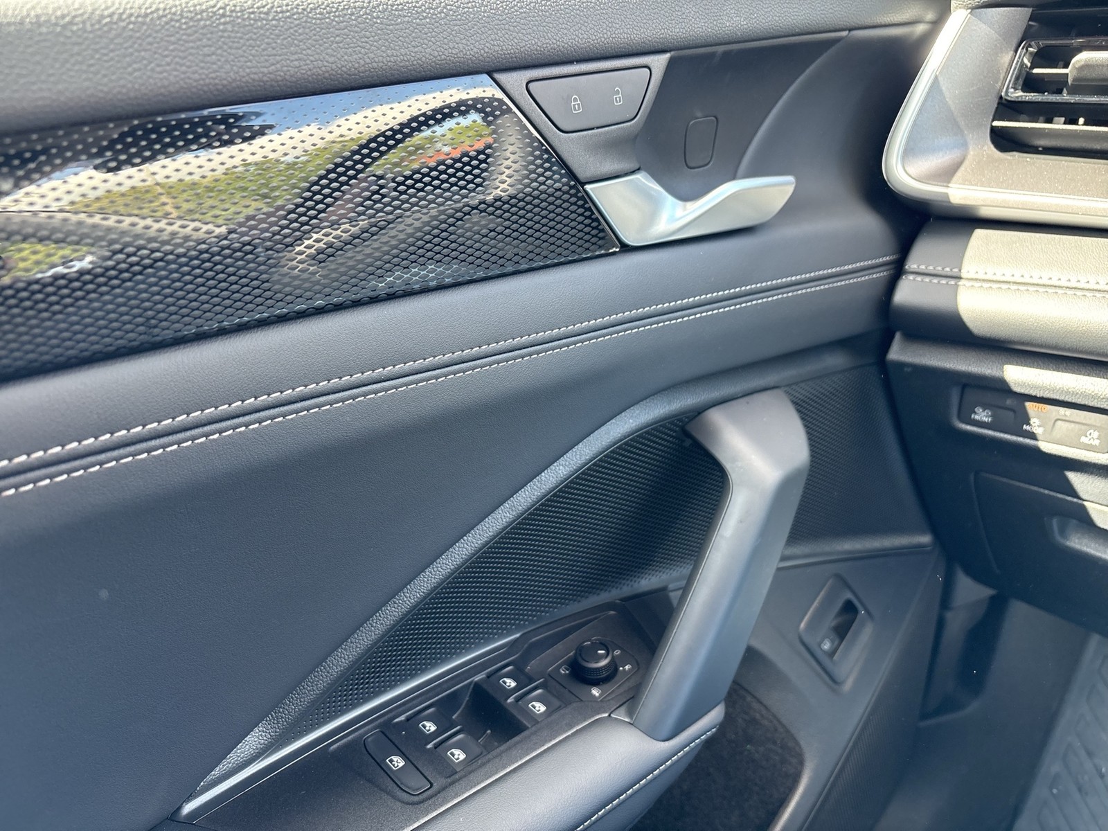 Volkswagen Tayron 1.5 HYBRID LIFE AHK CAM ACC LM18 CARPLAY