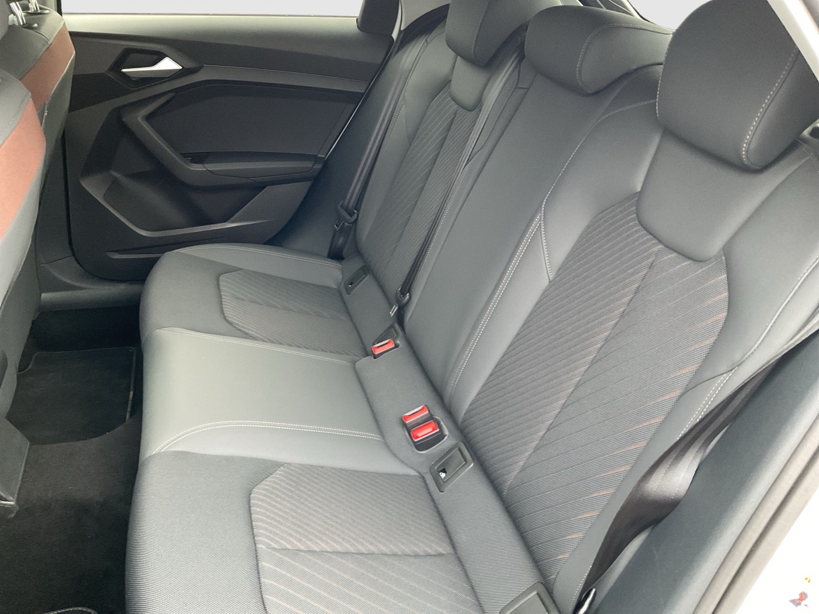 Audi A1 allstreet 35 TEILLEDER ALU17 NAVI SITZHEIZ