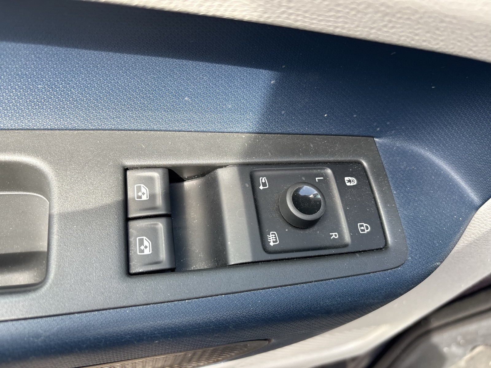 Volkswagen ID.Buzz PRO AHK 360°CAM ALU20 MATRIX eKLAPPE