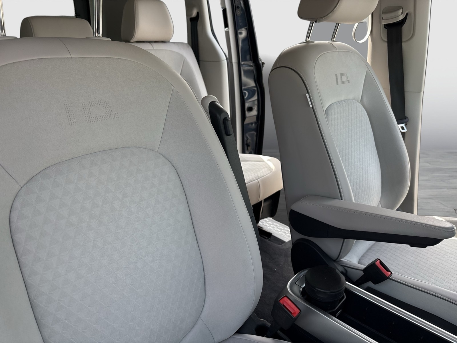 Volkswagen ID.Buzz PRO AHK 360°CAM ALU20 MATRIX eKLAPPE