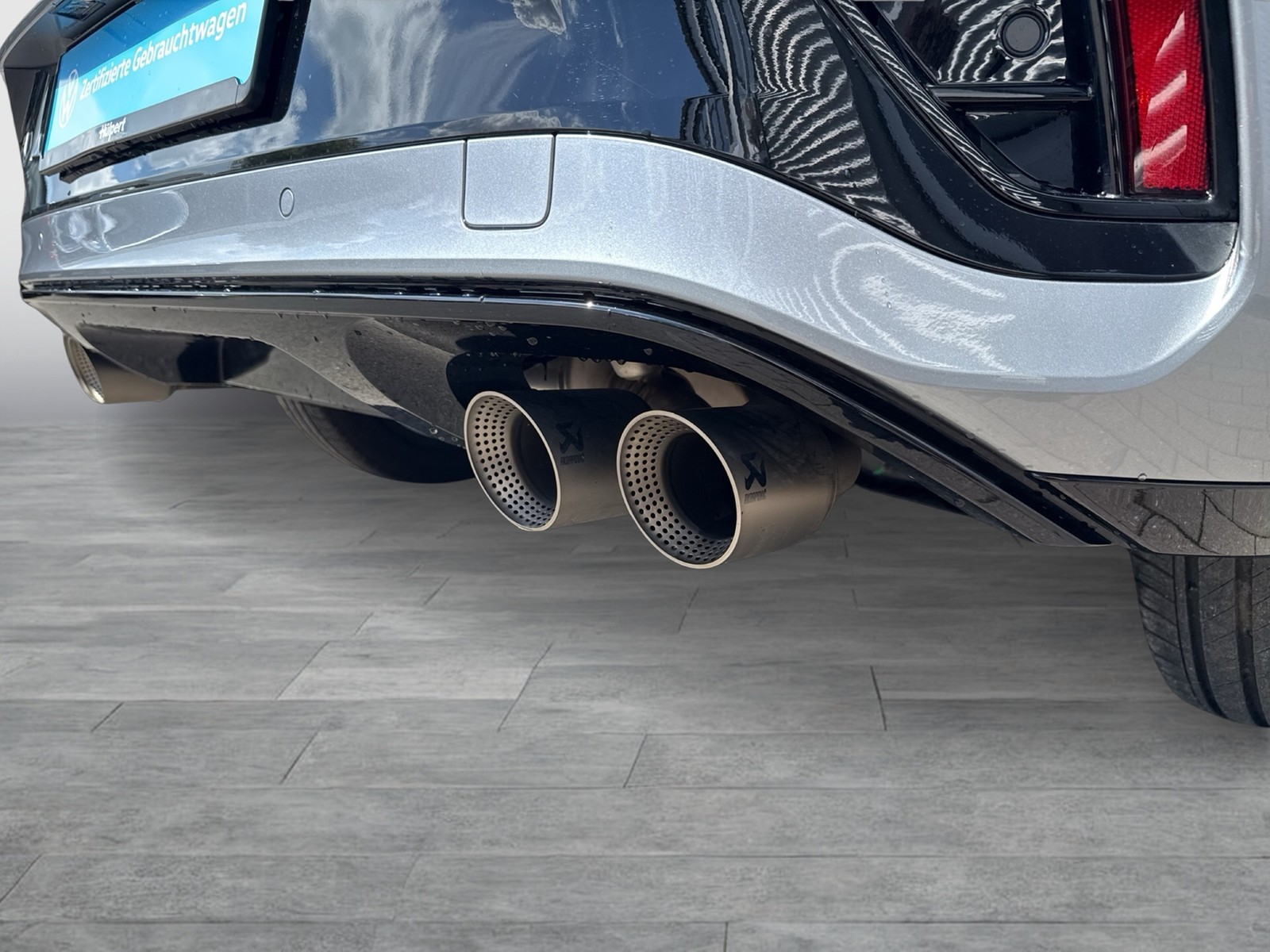 Volkswagen T-Roc 2.0 R BLACK STYLE 4X4 AKRAPOVIC CAM LM18