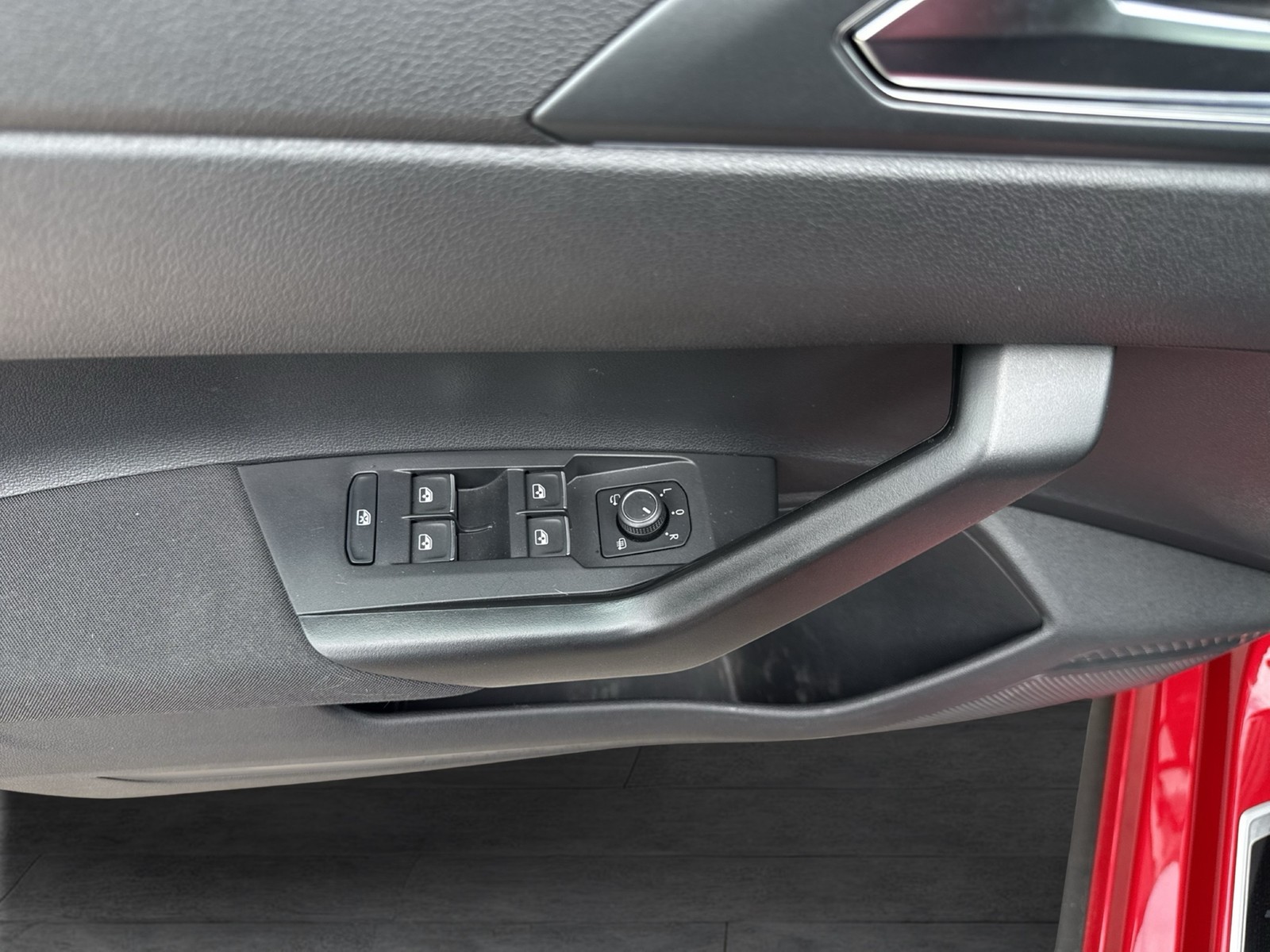 Volkswagen Polo 1.0 R-LINE MATRIX NAVI ALU CARPLAY SITZHEIZ