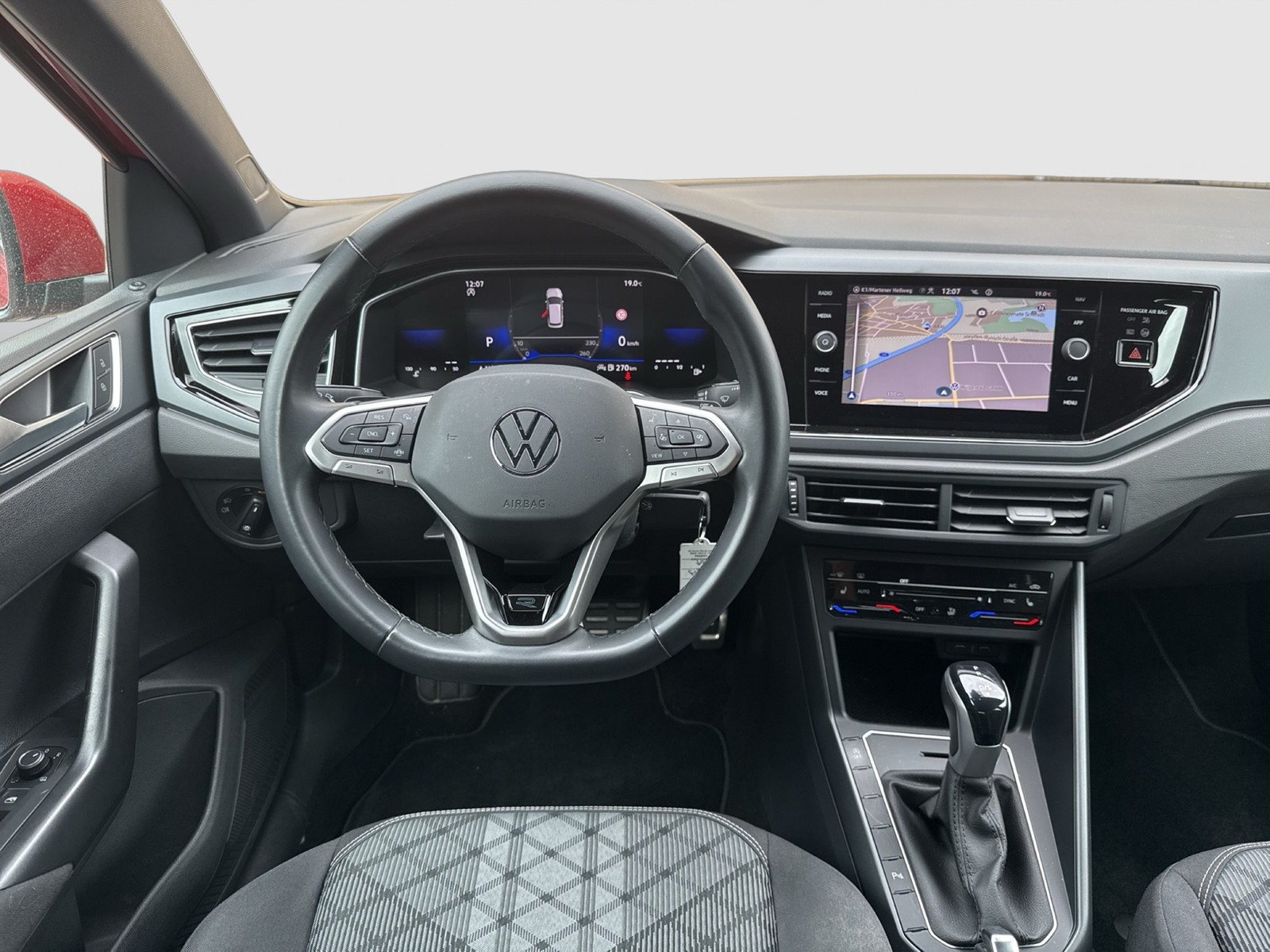 Volkswagen Polo 1.0 R-LINE MATRIX NAVI ALU CARPLAY SITZHEIZ