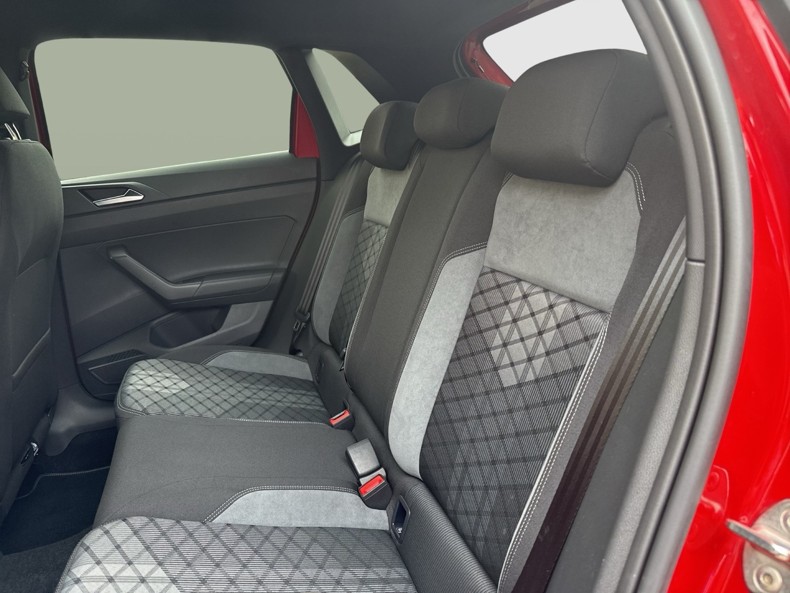Volkswagen Polo 1.0 R-LINE MATRIX NAVI ALU CARPLAY SITZHEIZ