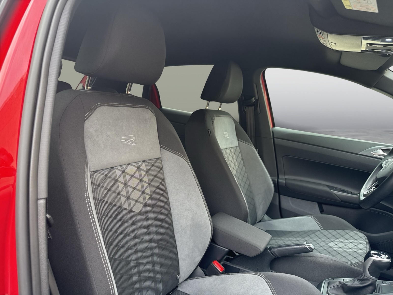 Volkswagen Polo 1.0 R-LINE MATRIX NAVI ALU CARPLAY SITZHEIZ