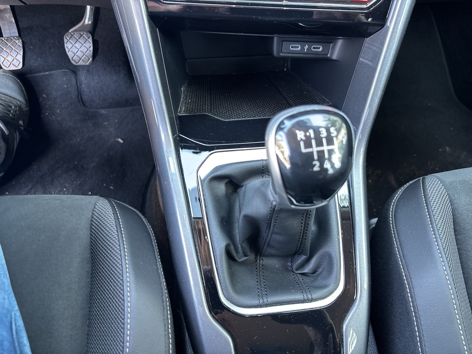 Volkswagen T-Roc 1.0 STYLE AHK ACC ALU CARPLAY LED+ SITZHEIZ