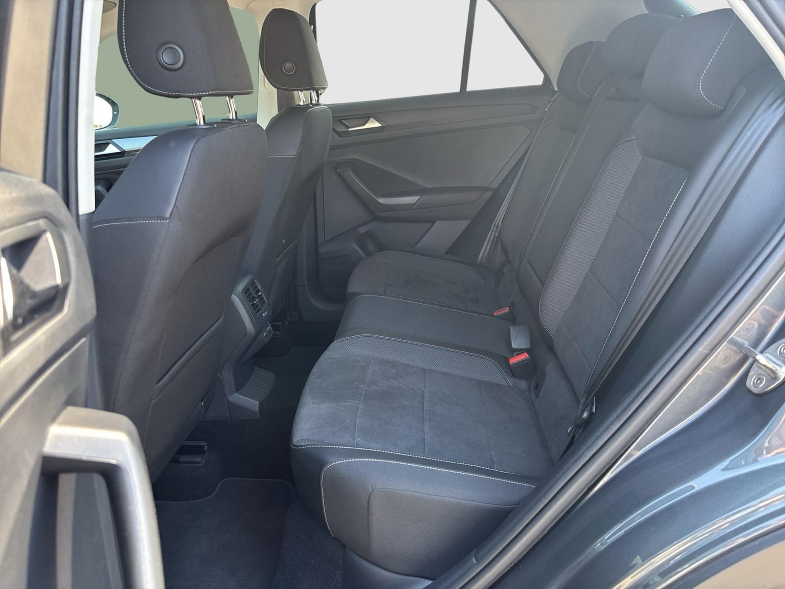 Volkswagen T-Roc 1.0 STYLE AHK ACC ALU CARPLAY LED+ SITZHEIZ