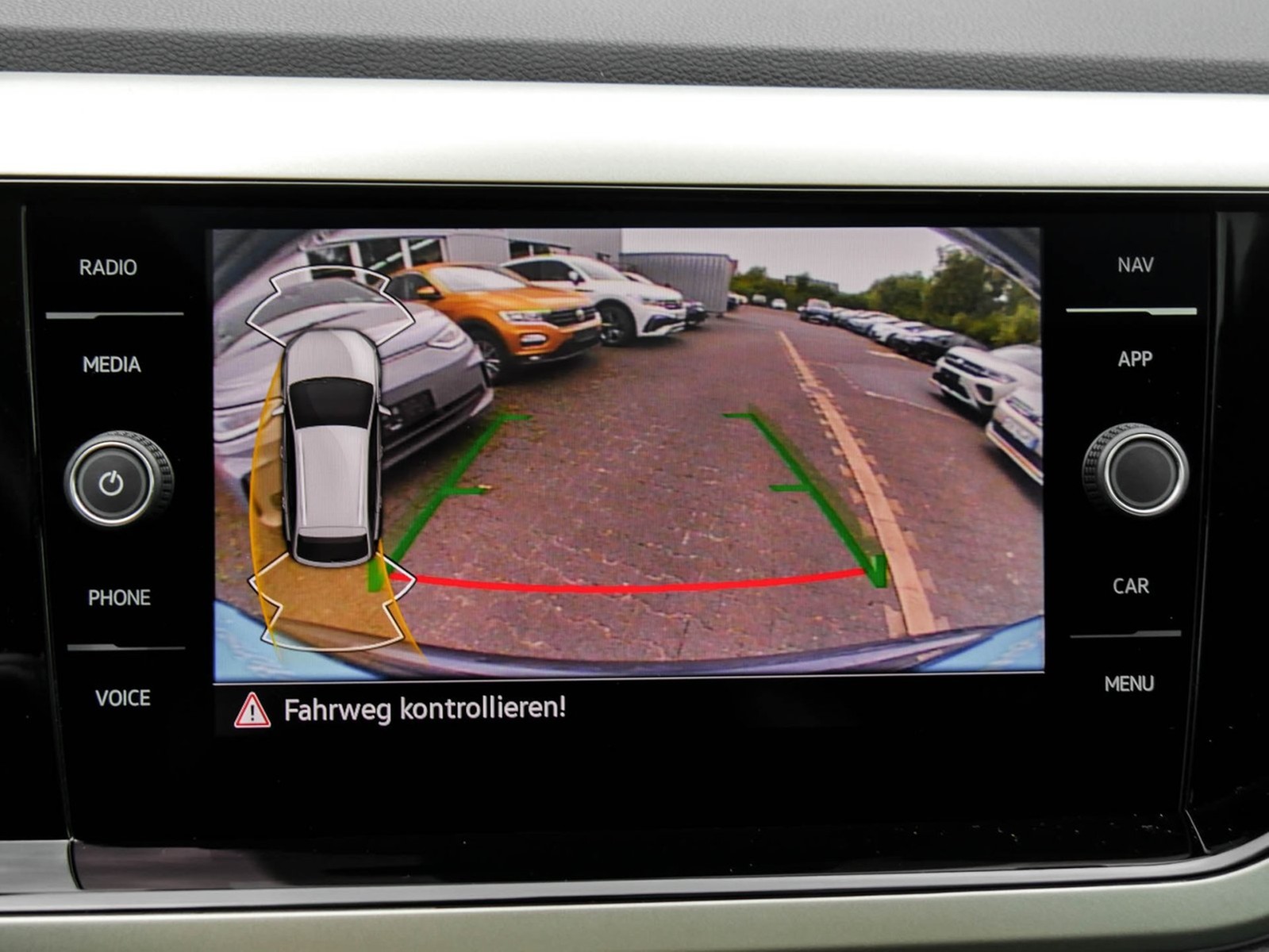 Volkswagen Taigo 1.0 MOVE PANO CAM NAVI ALU SITZHEIZUNG LED