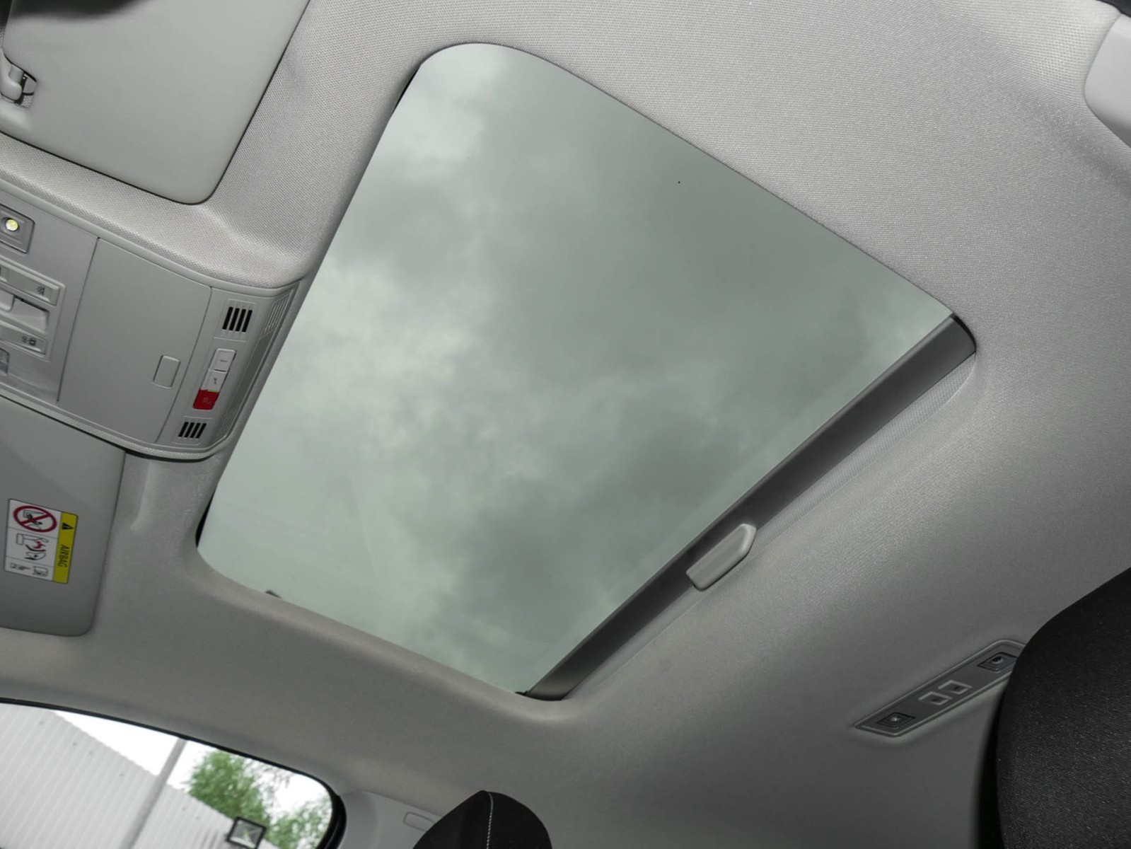 Volkswagen Taigo 1.0 MOVE PANO CAM NAVI ALU SITZHEIZUNG LED