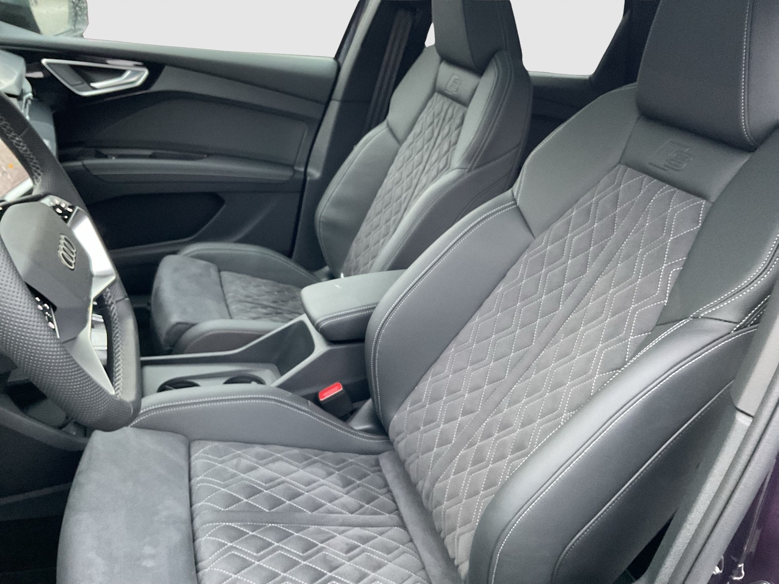 Audi Q4 e-tron Sportback 45 quattro S LINE PANO LM21