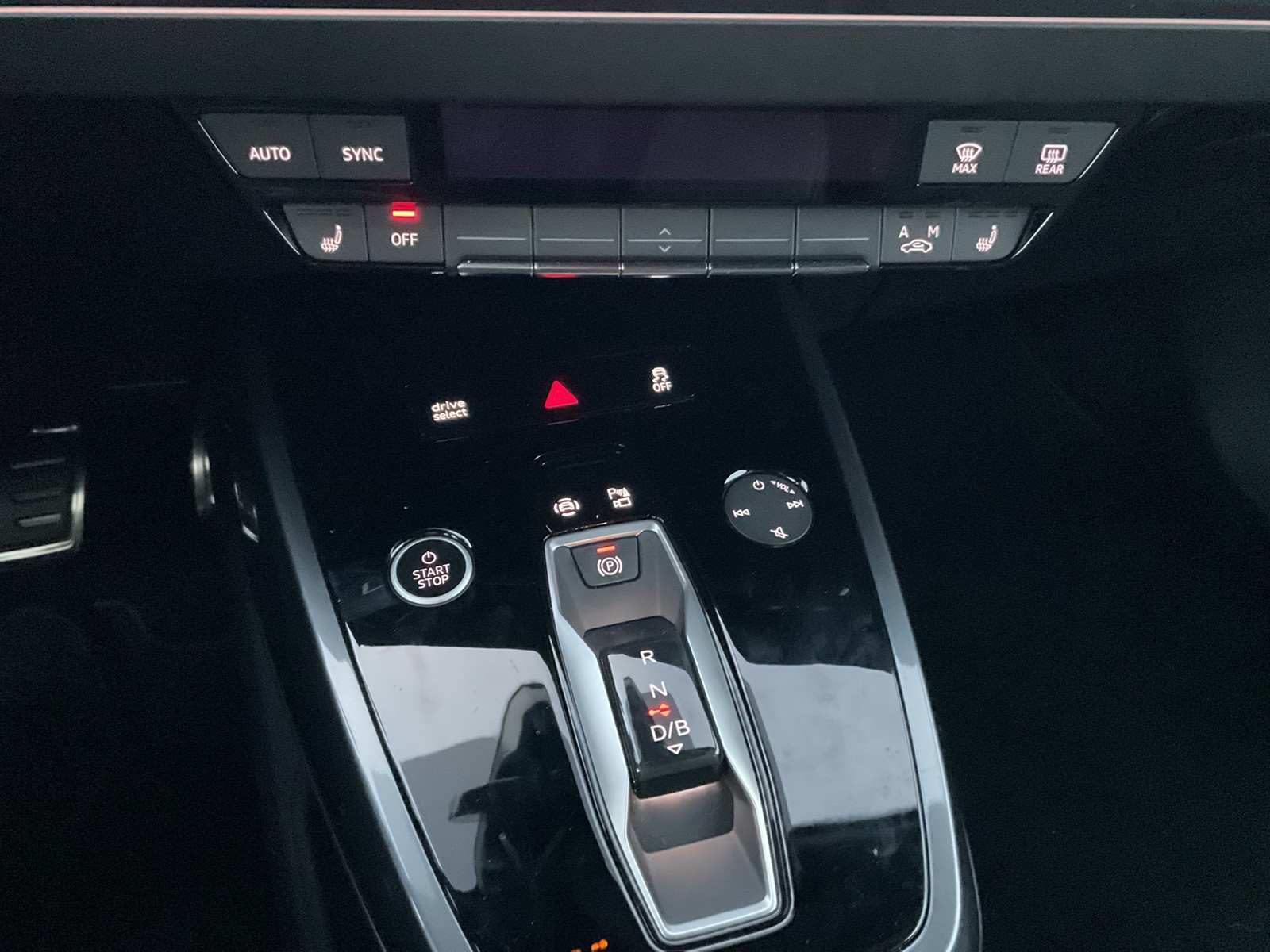 Audi Q4 e-tron Sportback 45 quattro S LINE AHK LM21