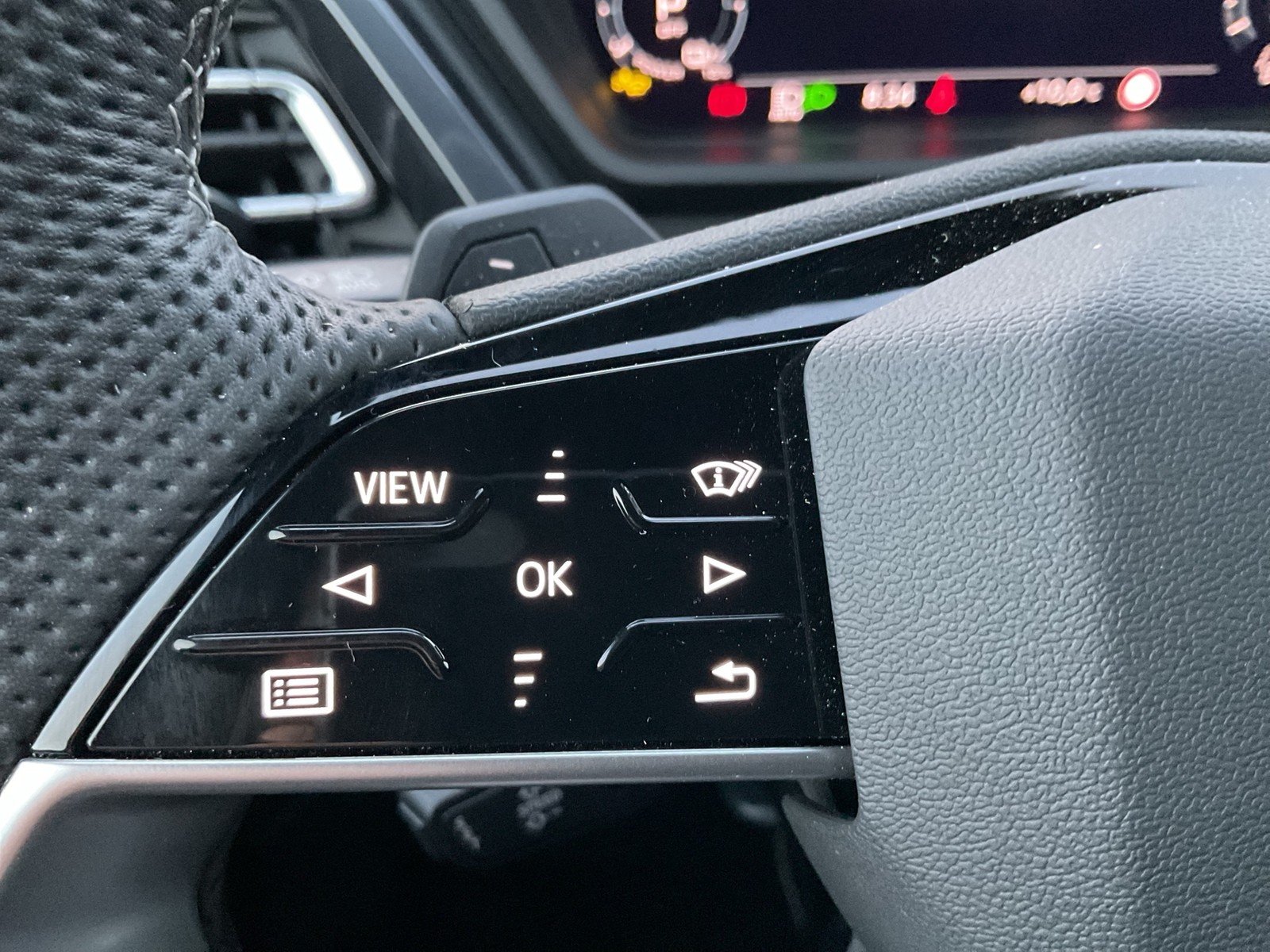 Audi Q4 e-tron Sportback 45 quattro S LINE AHK LM21