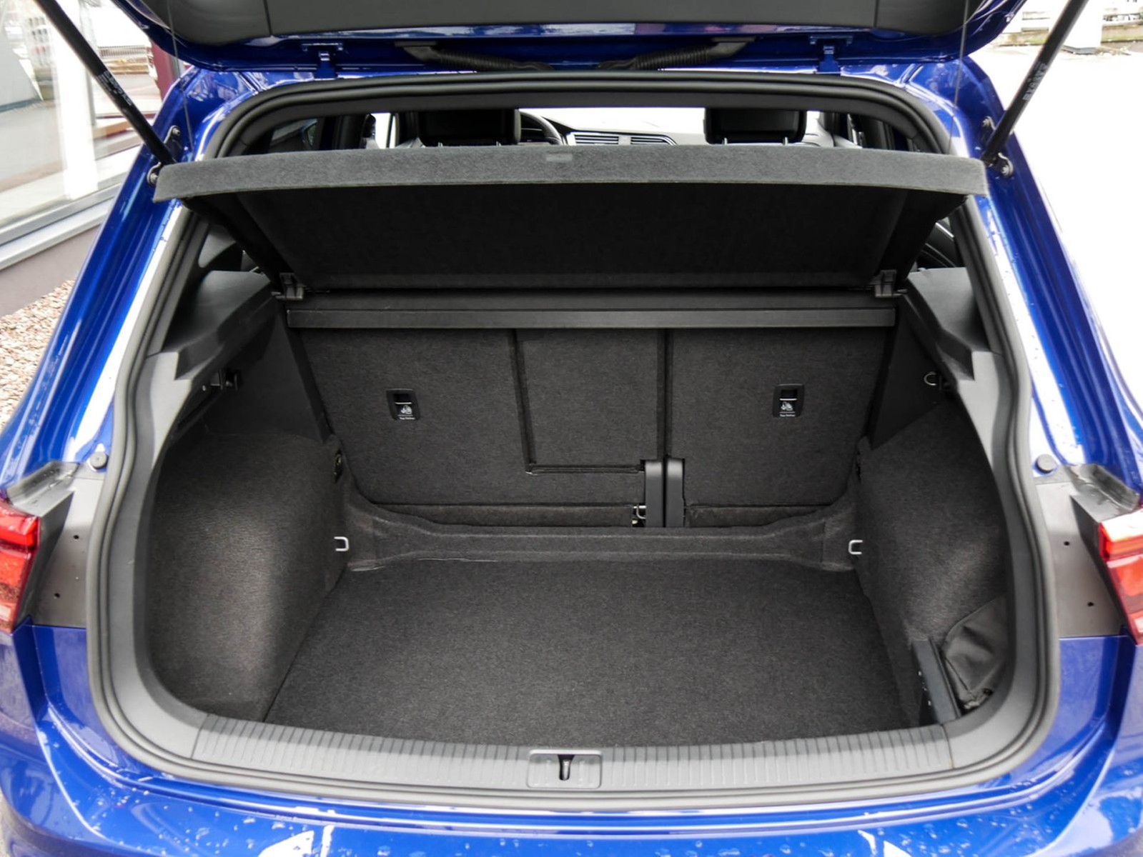 Volkswagen Tiguan 1.5 R-LINE PANO AHK CAM ACC LM19 NAVI