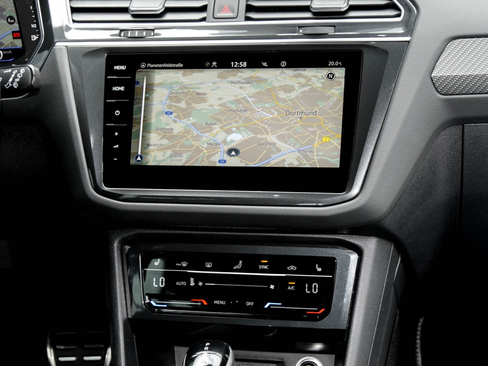 Volkswagen Tiguan 1.5 R-LINE PANO AHK CAM ACC LM19 NAVI