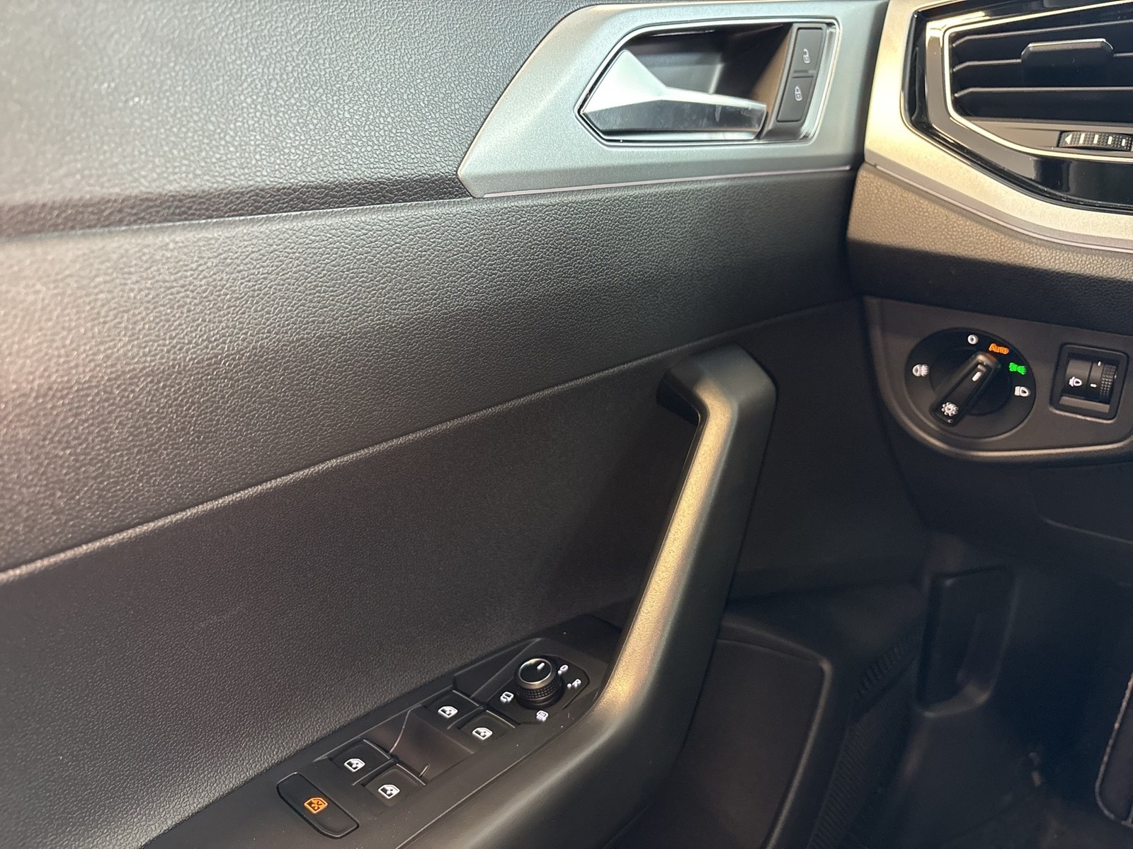 Volkswagen Taigo 1.5 GOAL ACC LM17 CARPLAY SITZHEIZUNG LED