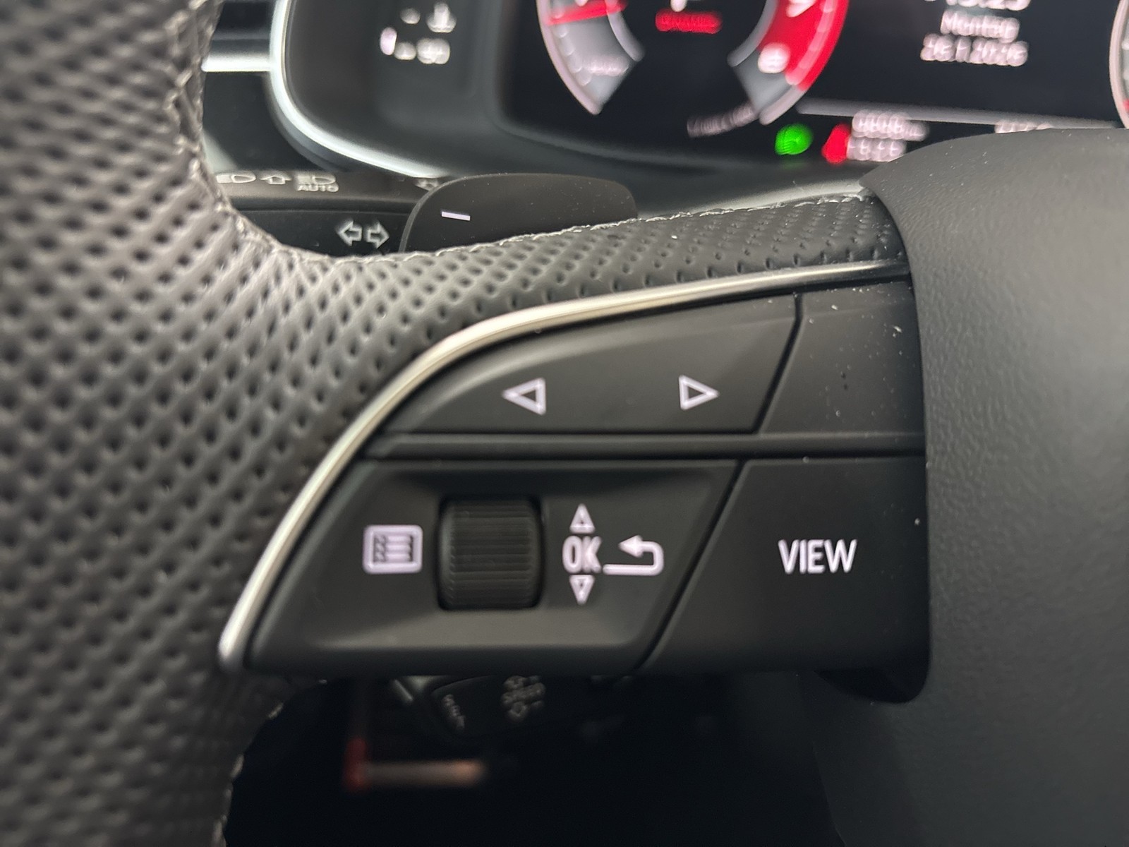 Audi SQ8 quattro PANO STANDHZ. B&O AHK 360°CAM LM23