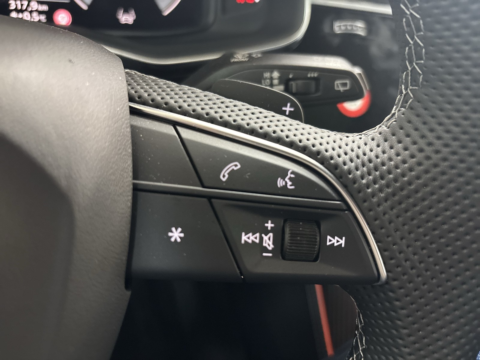 Audi SQ8 quattro PANO STANDHZ. B&O AHK 360°CAM LM23