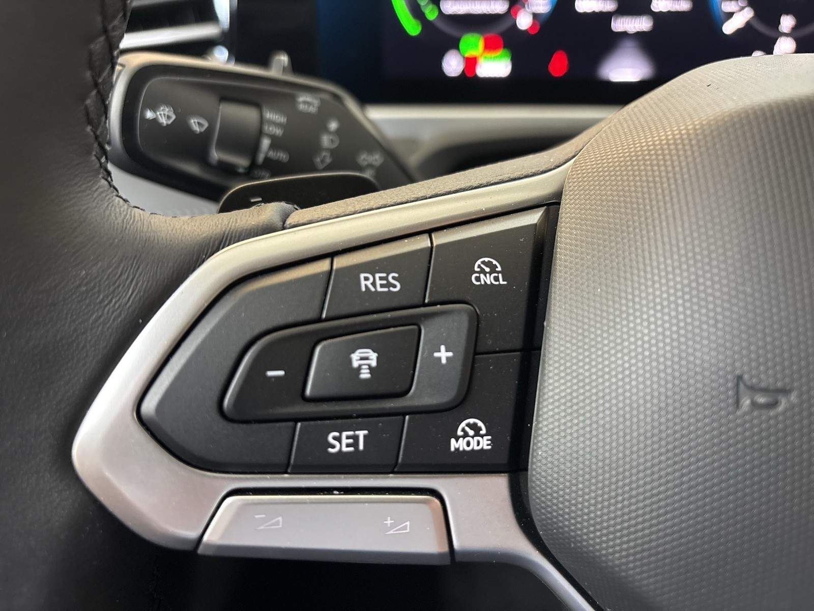 Volkswagen Passat Variant 1.5 HYBRID ELEGANCE 360CAM HEADUP