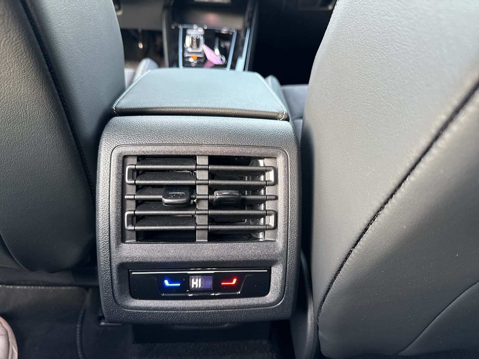 Volkswagen Golf 1.5 STYLE DSG PANO MATRIXLED KEYLESS LM18