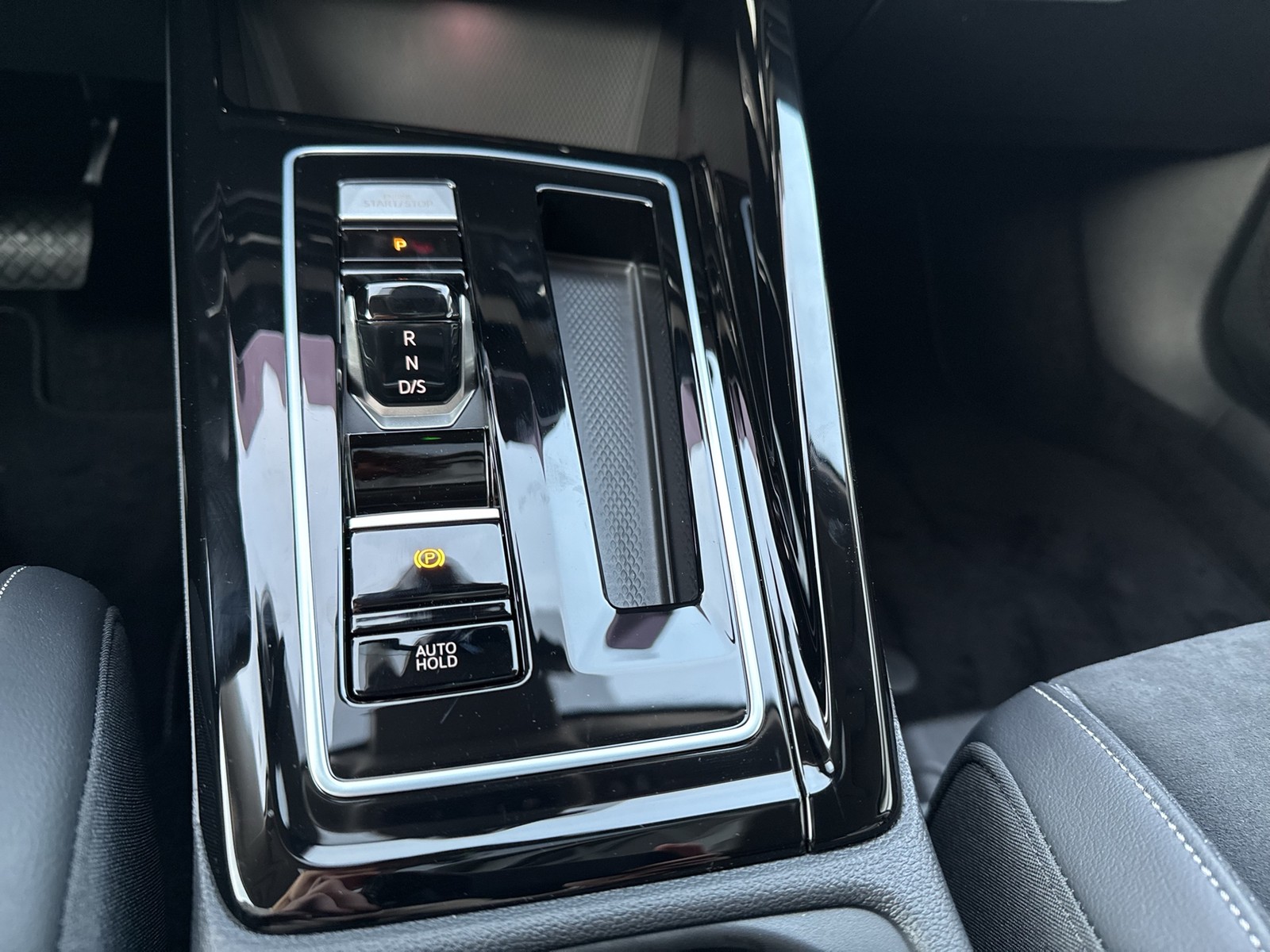 Volkswagen Golf 1.5 STYLE DSG PANO MATRIXLED KEYLESS LM18