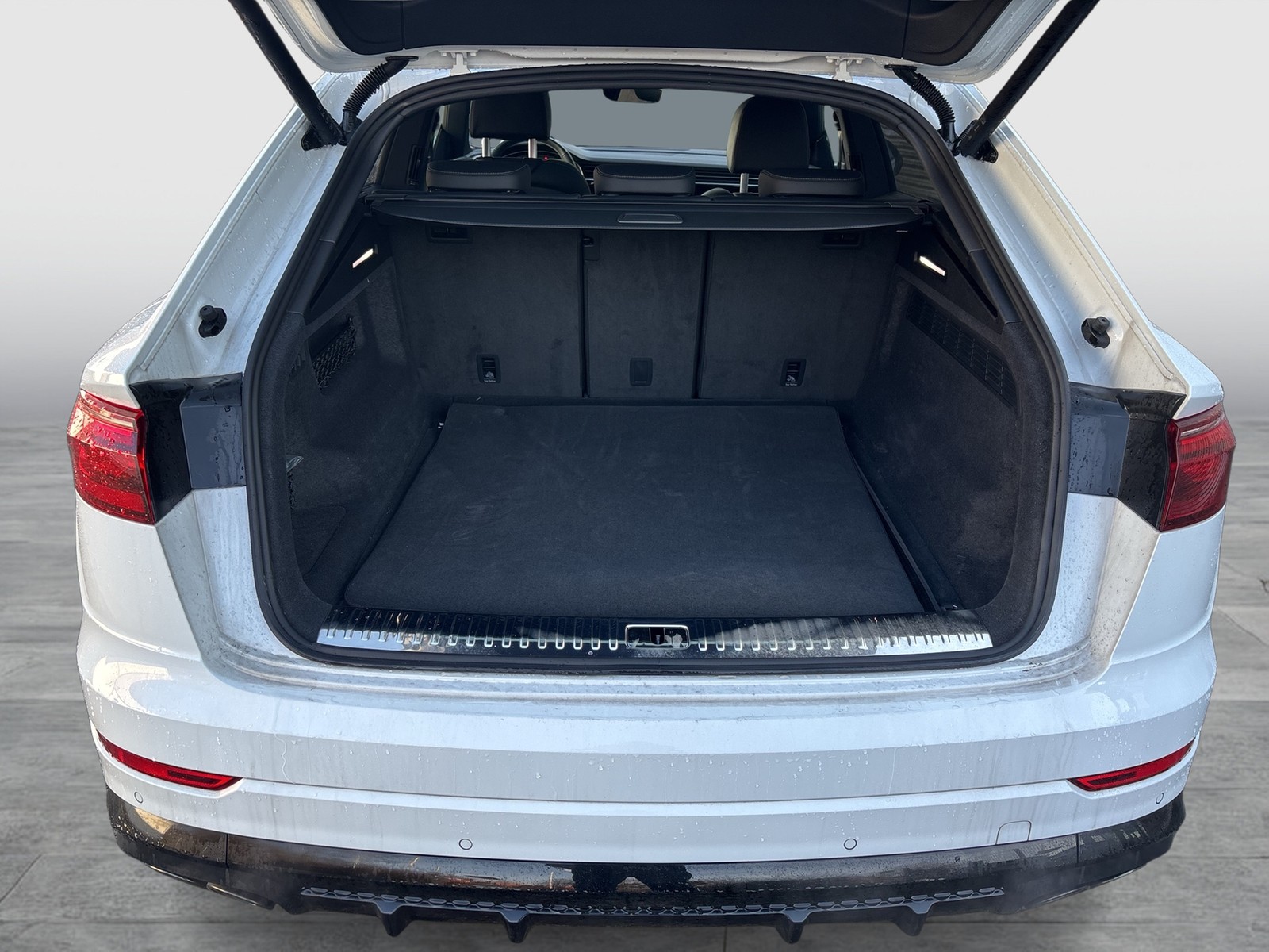 Audi SQ8 quattro PANO B&O AHK CAM LM22 HEAD-UP ACC