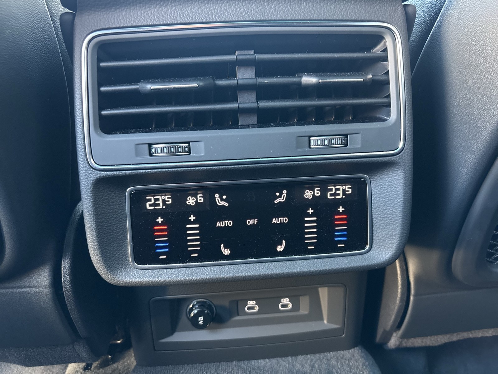 Audi SQ8 quattro PANO B&O AHK CAM LM22 HEAD-UP ACC