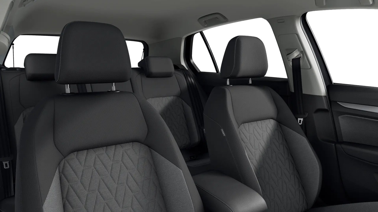 Volkswagen Golf VIII 1.5 eTSI GOAL HARMAN KARDON CAM ACC