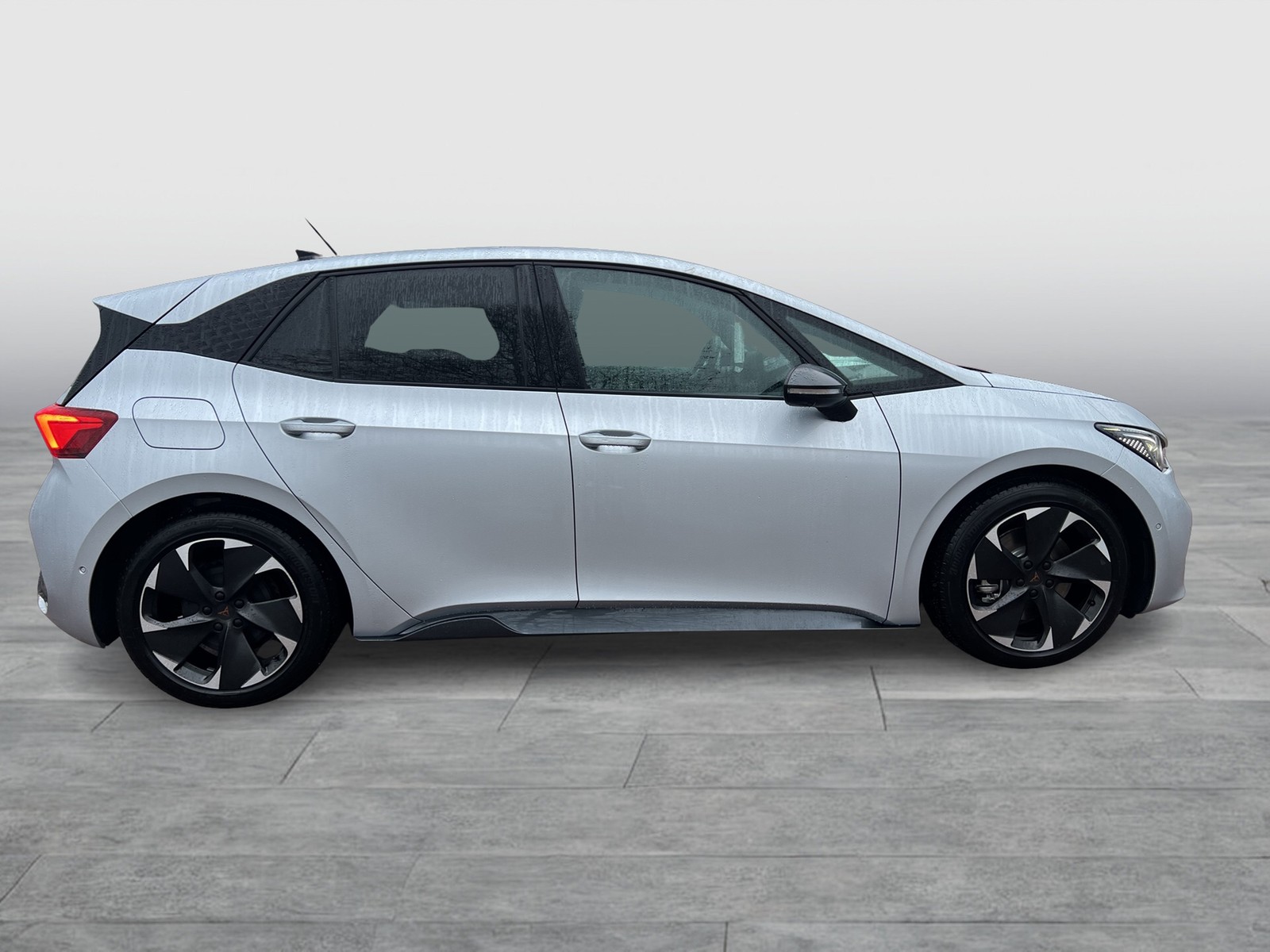 Cupra Born EDITION DYNAMIC 360CAM ACC LM19 NAVI SITZHZ