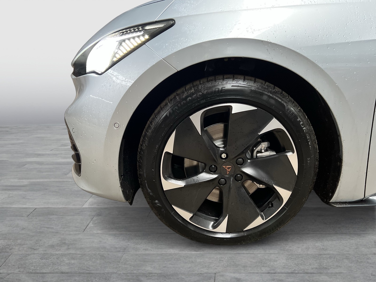 Cupra Born EDITION DYNAMIC 360CAM ACC LM19 NAVI SITZHZ