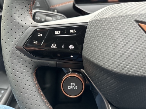 Cupra Born EDITION DYNAMIC 360CAM ACC LM19 NAVI SITZHZ