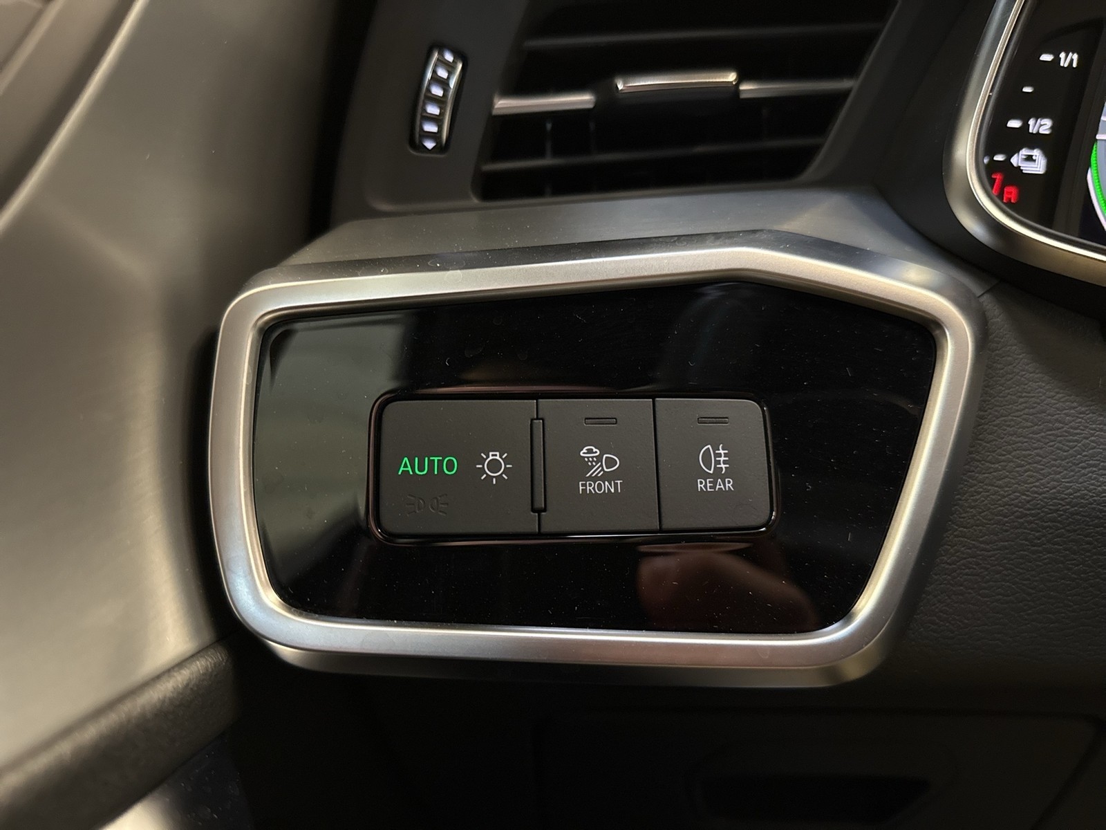 Audi A6 Avant 50 HYBRID Qu. S LINE AHK ACC ALU19
