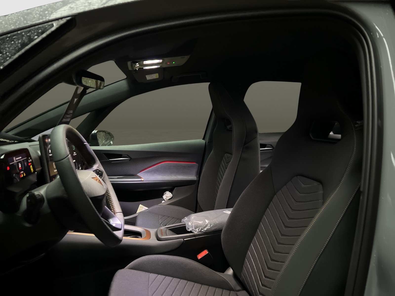 Cupra Born EDITION DYNAMIC 360CAM ACC LM19 NAVI SITZHZ