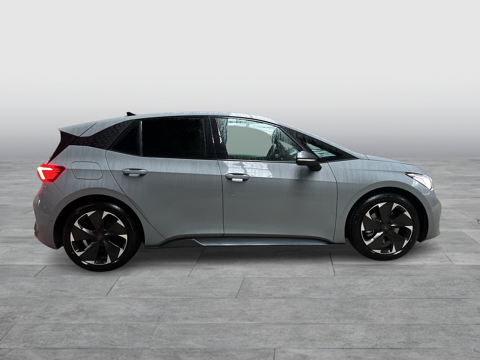 Cupra Born EDITION DYNAMIC 360CAM ACC LM19 NAVI SITZHZ