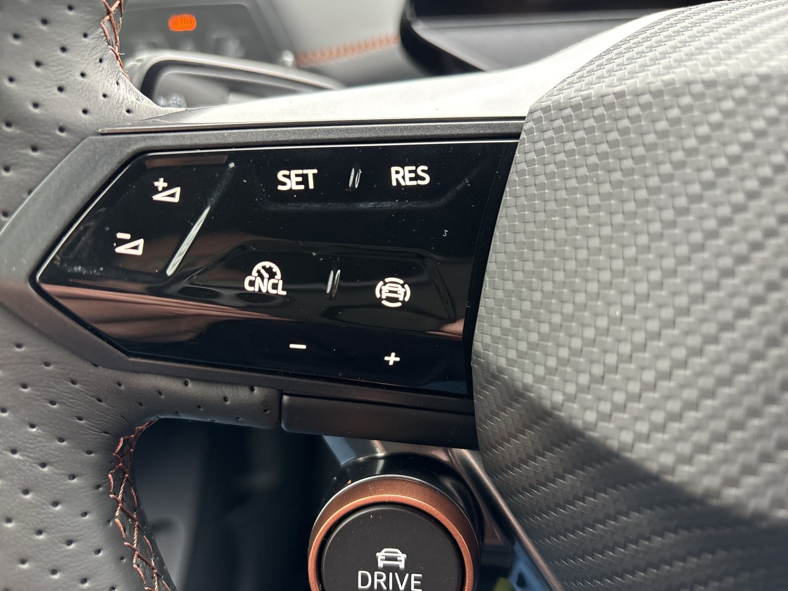 Cupra Born EDITION DYNAMIC 360CAM ACC LM19 NAVI SITZHZ