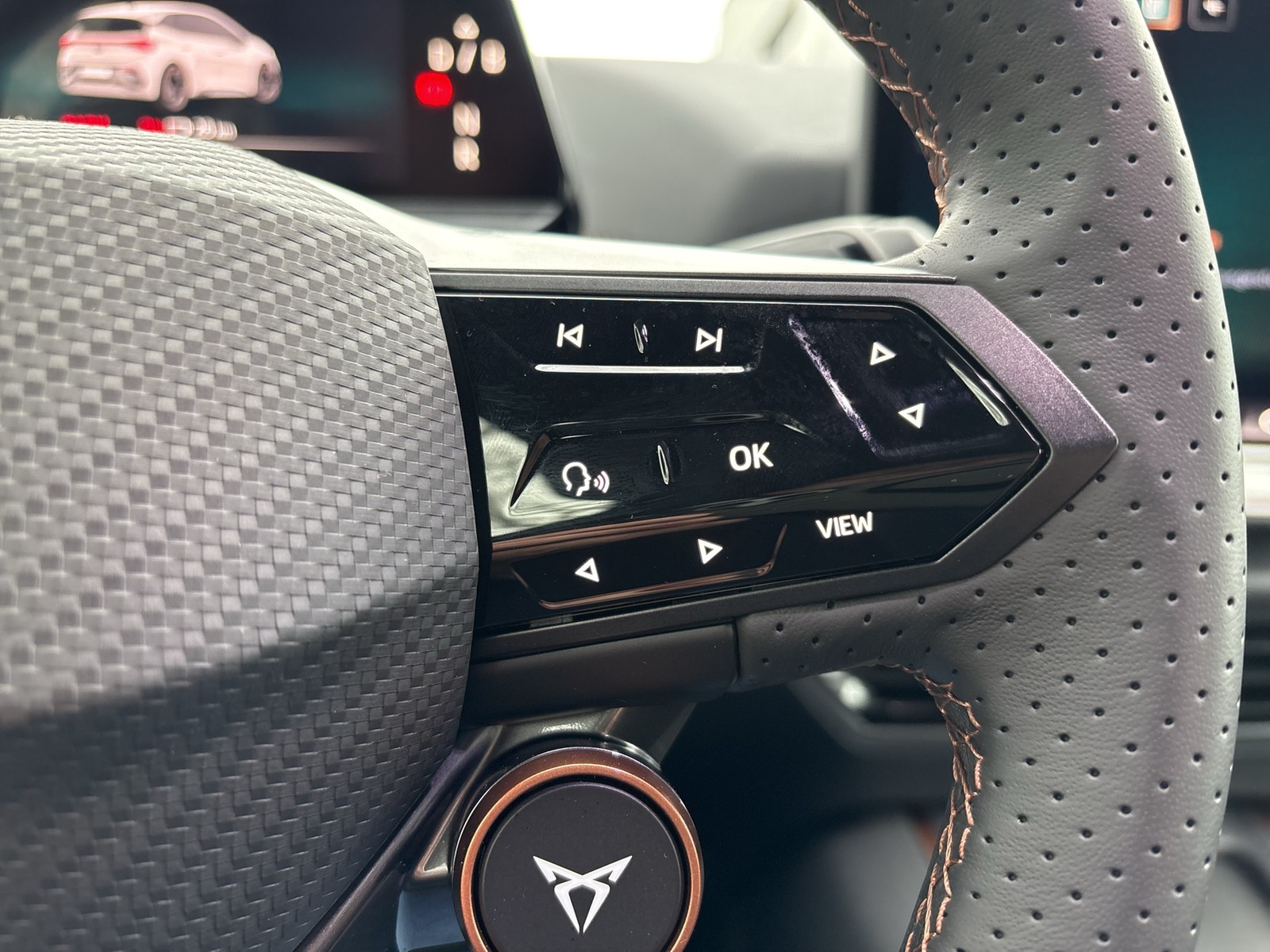 Cupra Born EDITION DYNAMIC 360CAM ACC LM19 NAVI SITZHZ