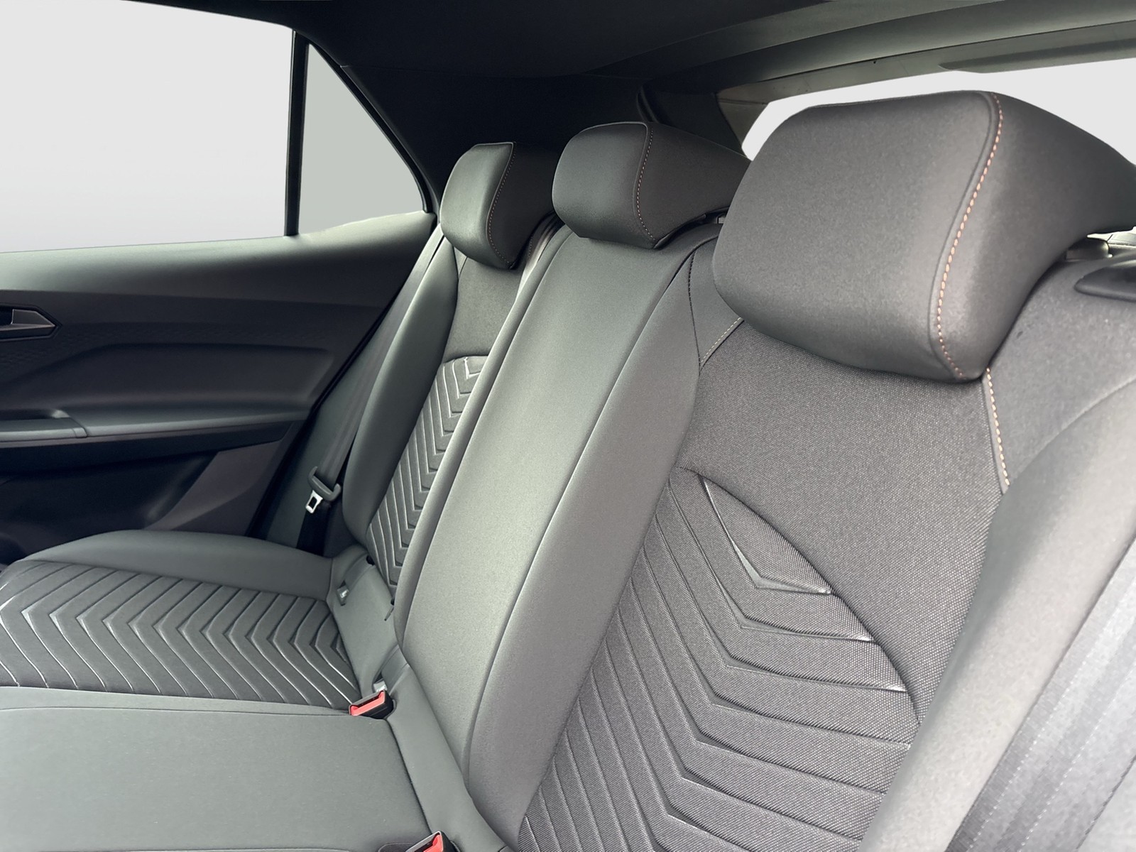 Cupra Born EDITION DYNAMIC 360CAM ACC LM19 NAVI SITZHZ