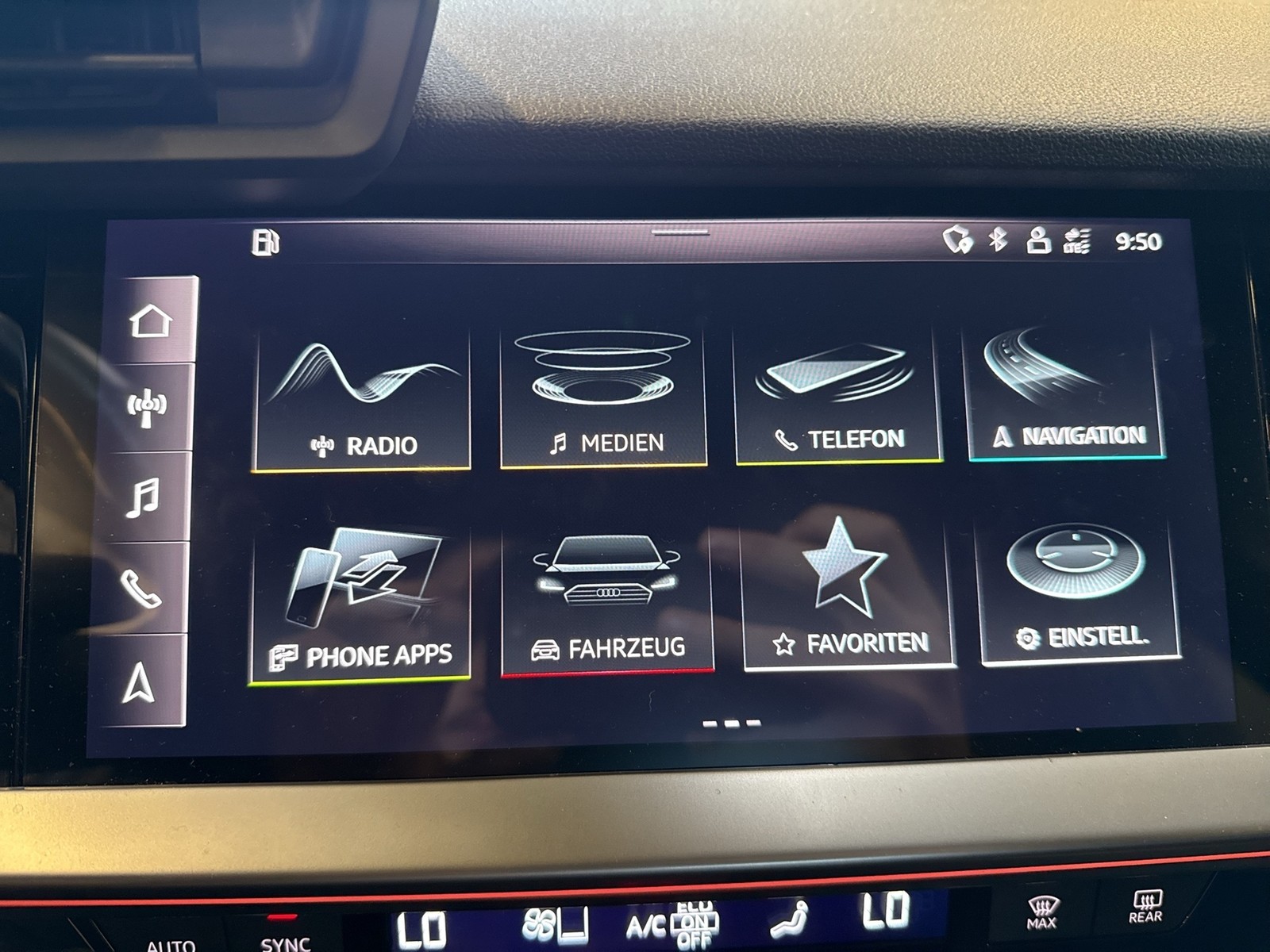 Audi A3 35 LIM. S LINE BLACKPAK ACC LM18 NAVI+ SITZHEIZUNG