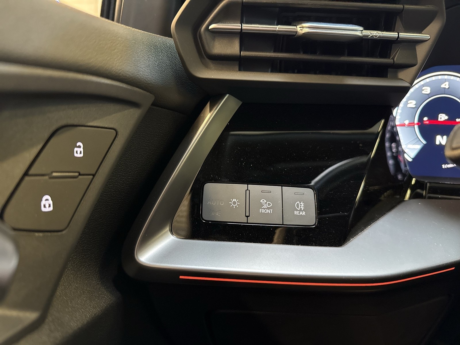 Audi A3 35 LIM. S LINE BLACKPAK ACC LM18 NAVI+ SITZHEIZUNG