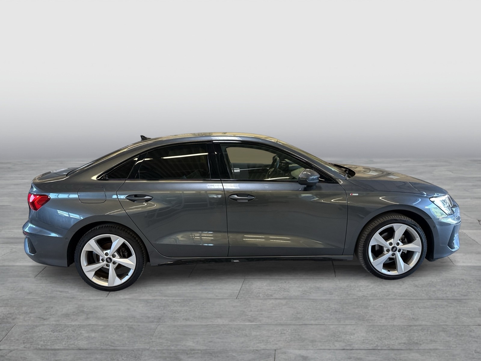 Audi A3 35 LIM. S LINE BLACKPAK ACC LM18 NAVI+ SITZHEIZUNG