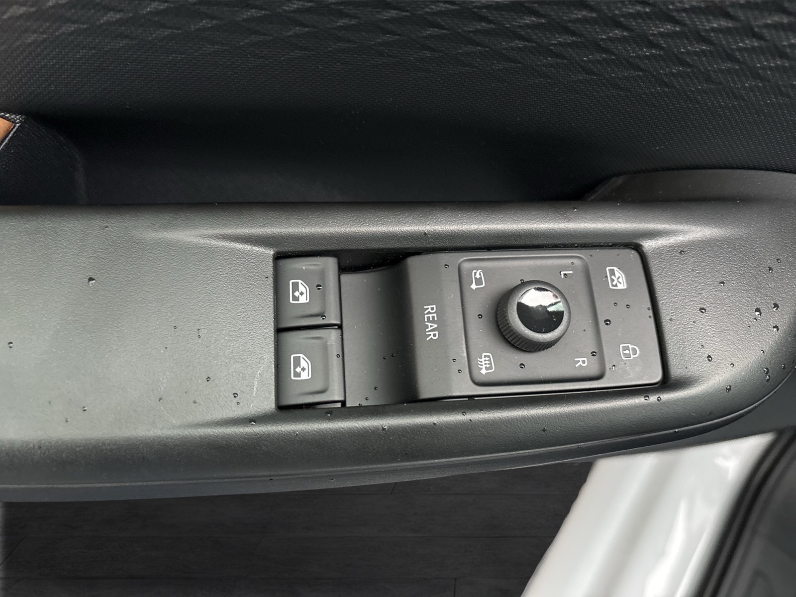 Cupra Born EDITION DYNAMIC 360CAM ACC LM19 NAVI SITZHZ