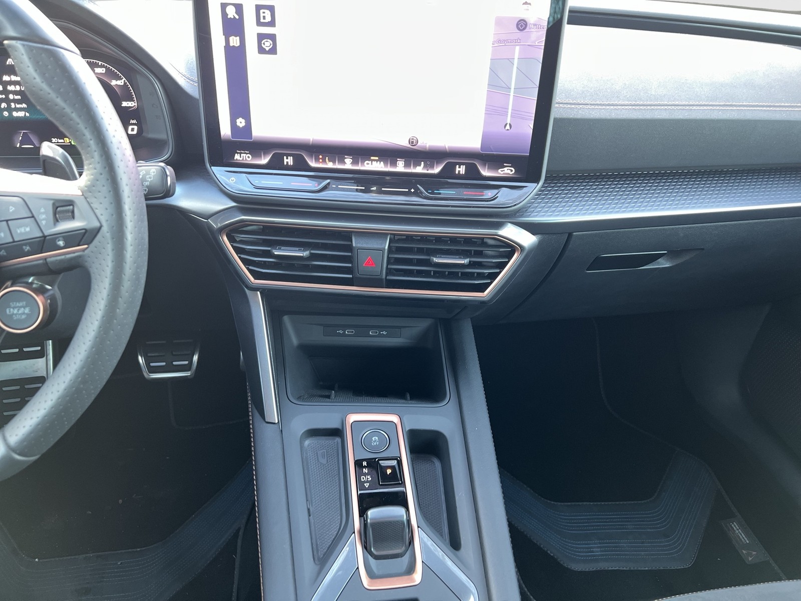 Cupra Leon 1.5 eTSI FACELIFT CAM ACC LM18 NAVI CARPLAY