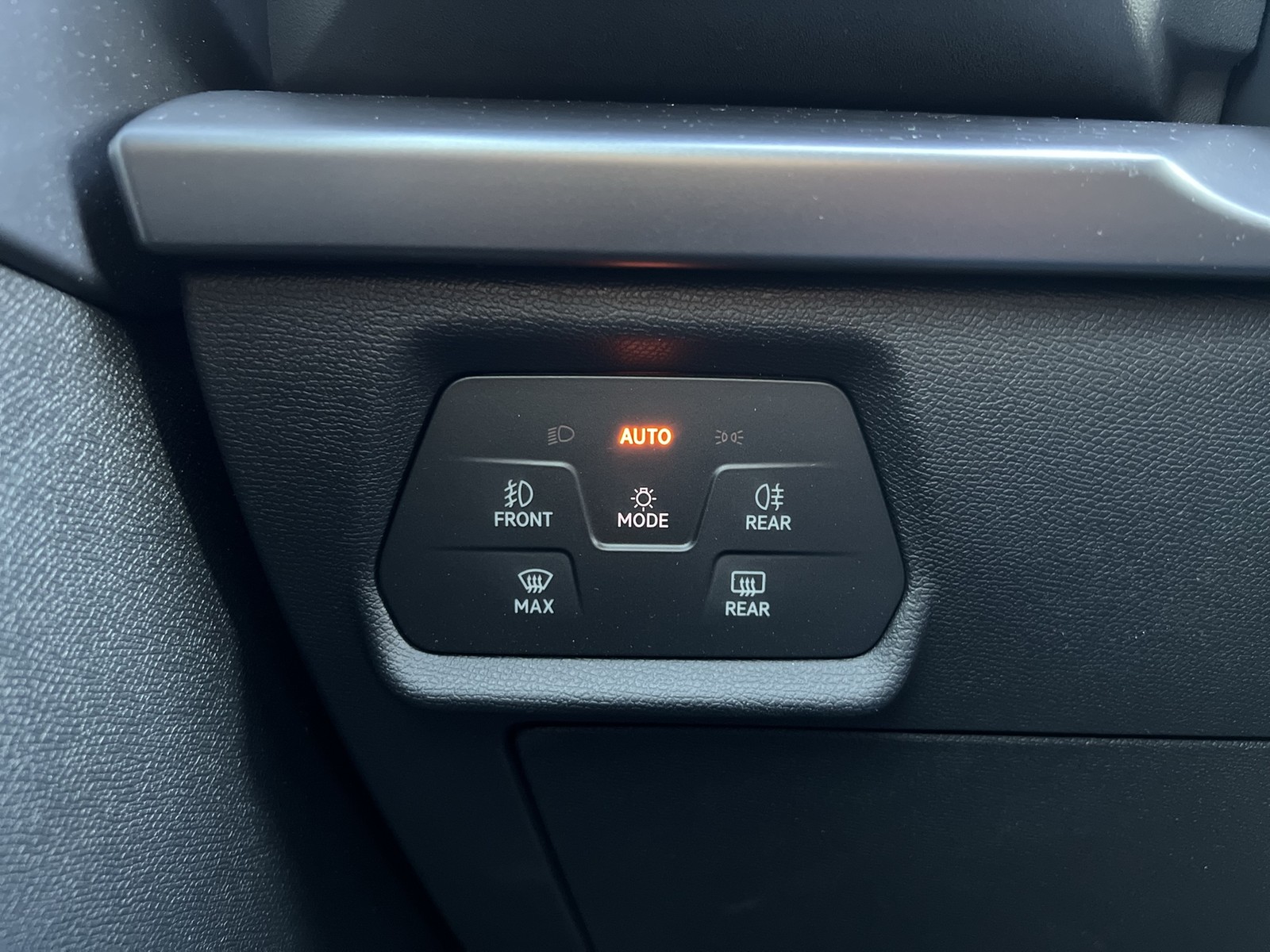 Cupra Leon 1.5 eTSI FACELIFT CAM ACC LM18 NAVI CARPLAY