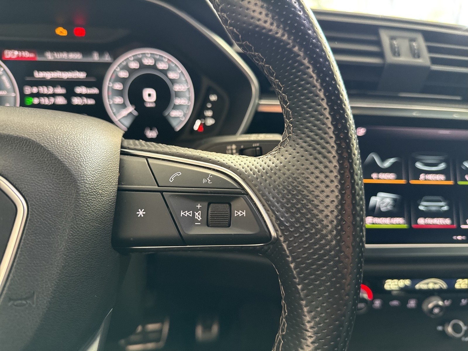 Audi Q3 Sportback 45 HYBRID S LINE SONOS CAM ACC LM20
