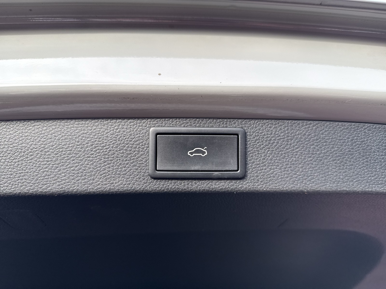 Skoda Karoq 1.5 SPORTLINE STANDHZ. AHK 360CAM E-KLAPPE